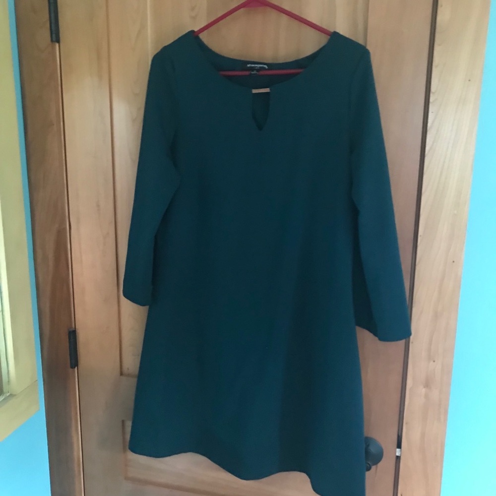Green three quarter bell sleeve dress size 14 sharagano gold neckline detail